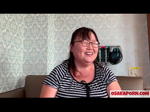 ❤️ Feit japönsk mamma sýnir risastóra brjósta sína og hefur gaman af kynlífsleikfangi. 51 árs gömul asísk móðir talar um kynlífsreynslu sína. Yukiko 1 OSAKAPORN feitur milf ☑ Ofsagt kynlíf hjá okkur ❌❤